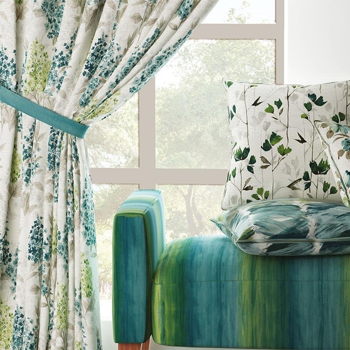 CUSTOMISED CURTAINS
