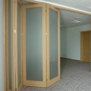 FOLDING PARTITION